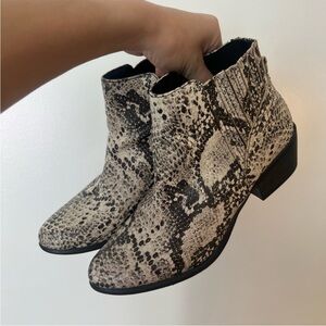 Unionbay Snakeskin (Faux) Booties with Heel Size 6